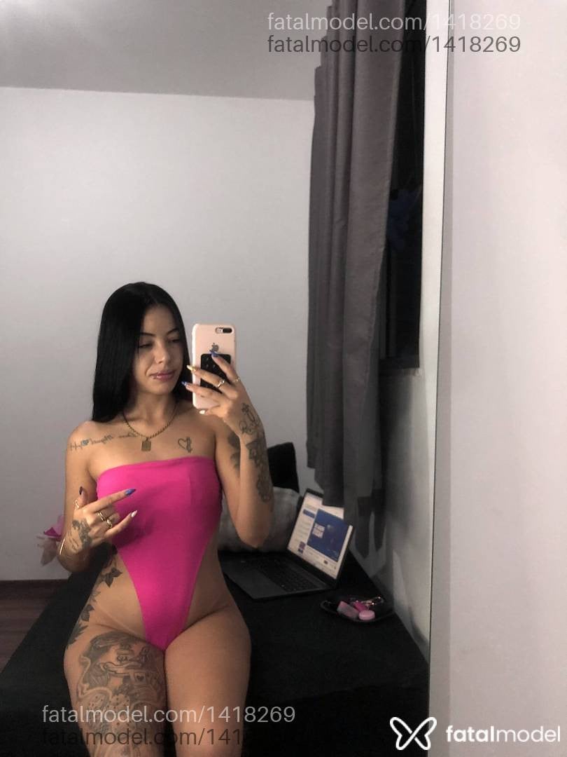 Acompanhante mulher morena (o) de olhos verdes em Araxá - Melyssa