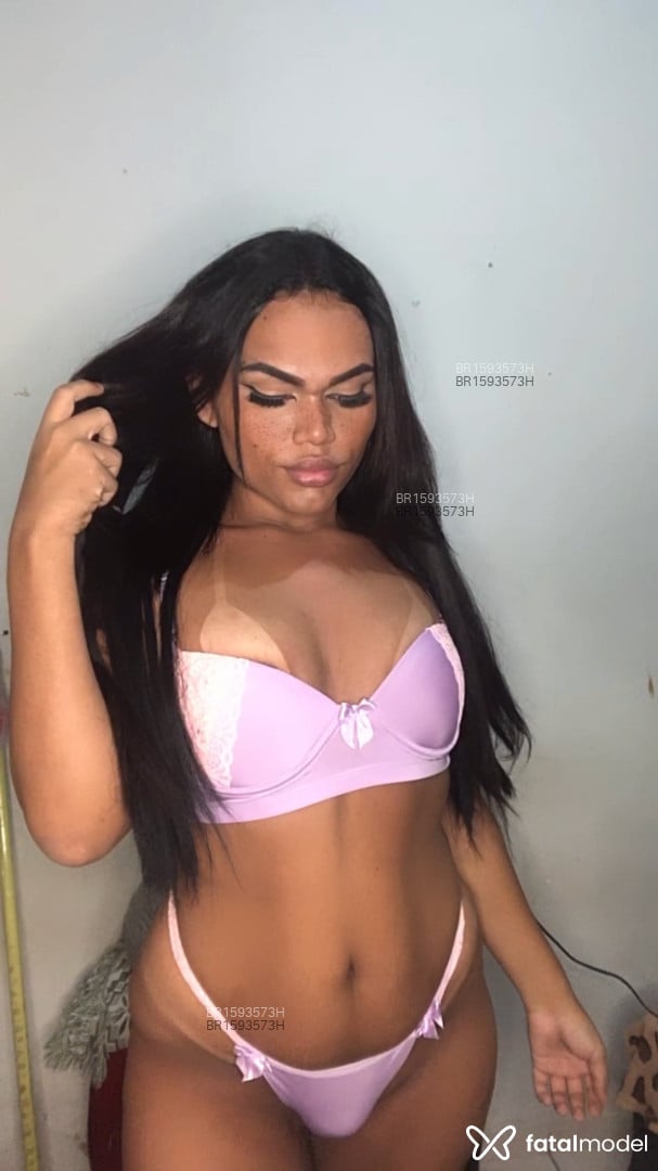 Acompanhante travesti com cabelo castanho de olhos castanhos em São Paulo - Davillalilian