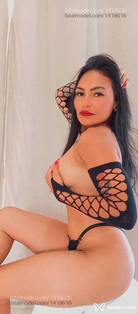 Acompanhante mulher morena (o) de olhos castanhos em Conselheiro Lafaiete - Akira