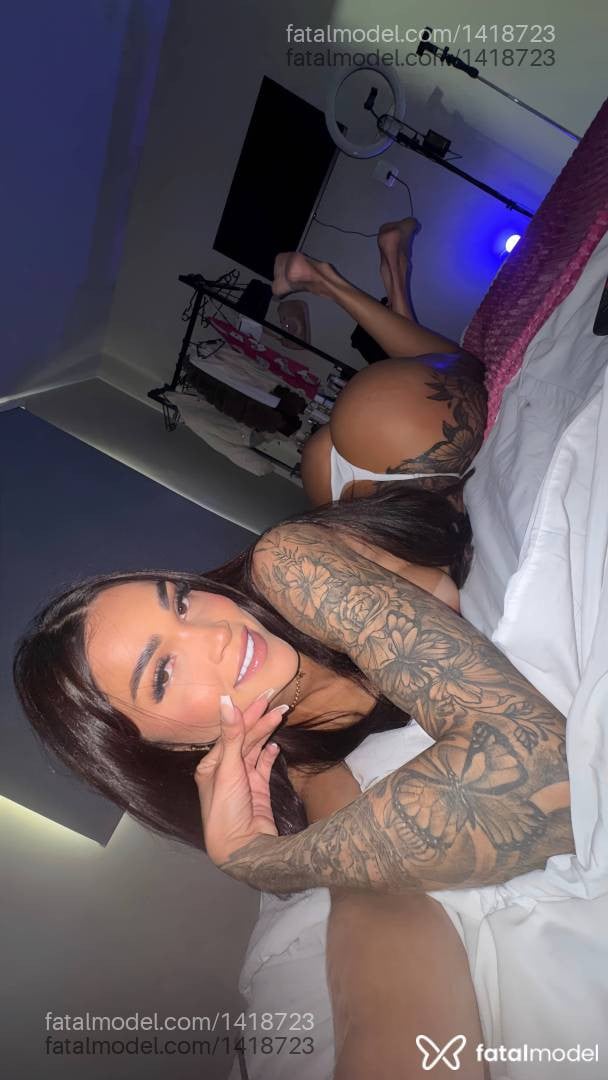 Acompanhante mulher trans morena (o) de olhos castanhos - Mabele