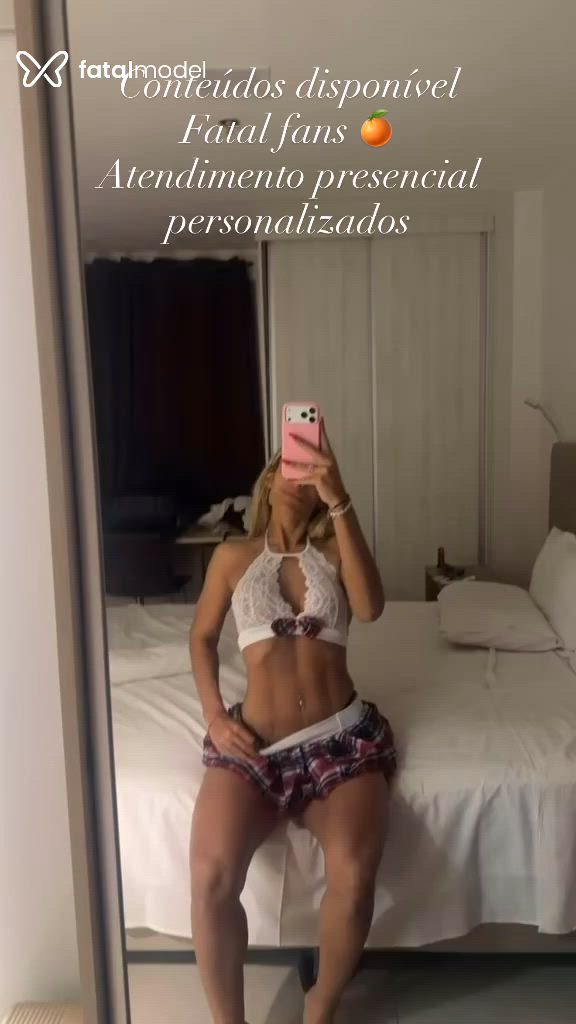 Acompanhante mulher loira (o) de olhos castanhos - Isabelle