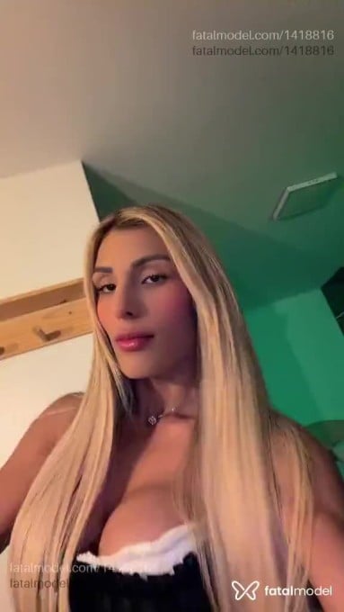 Acompanhante mulher loira (o) de olhos castanhos em Brasília Acompanhante mulher loira (o) de olhos castanhos em Brasília - Isabelle