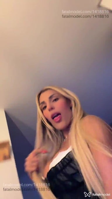 Acompanhante mulher loira (o) de olhos castanhos em Brasília Acompanhante mulher loira (o) de olhos castanhos em Brasília - Isabelle