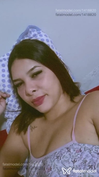 Acompanhante mulher com cabelo colorido de olhos castanhos - Aylla Sofia Acompanhante mulher com cabelo colorido de olhos castanhos - Aylla Sofia