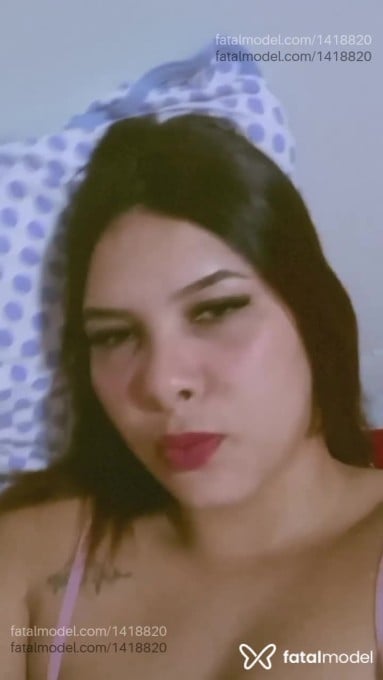 Acompanhante mulher com cabelo colorido de olhos castanhos - Aylla Sofia Acompanhante mulher com cabelo colorido de olhos castanhos - Aylla Sofia