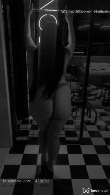 Acompanhante mulher com cabelo castanho de olhos pretos em Santa Cruz do Sul - Flavia