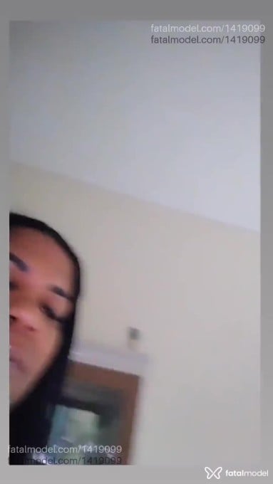 Acompanhante travesti com cabelo castanho de olhos castanhos em Campos dos Goytacazes Acompanhante travesti com cabelo castanho de olhos castanhos em Campos dos Goytacazes - Grazielly Mota