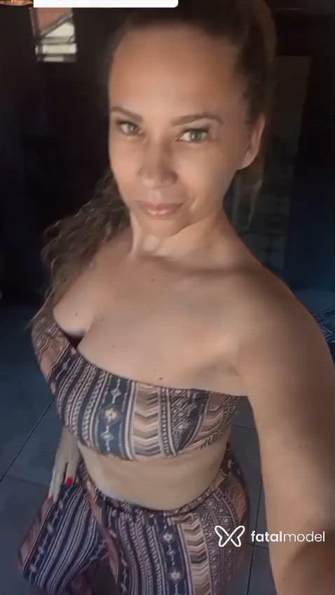 Acompanhante mulher loira (o) de olhos azuis - Juliana Ribeiro Acompanhante mulher loira (o) de olhos azuis - Juliana Ribeiro