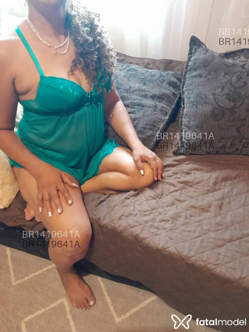 Acompanhante mulher com cabelo castanho de olhos castanhos em Vilhena - Sigilosanovata