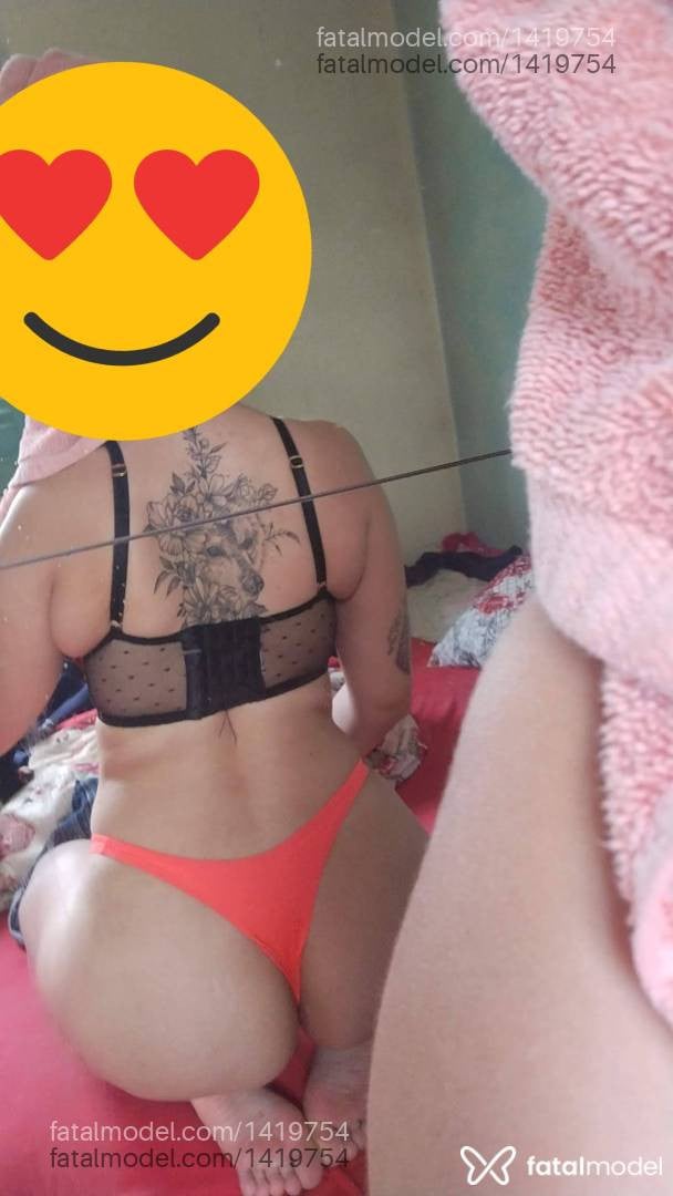 Acompanhante mulher morena (o) de olhos castanhos - Bruna