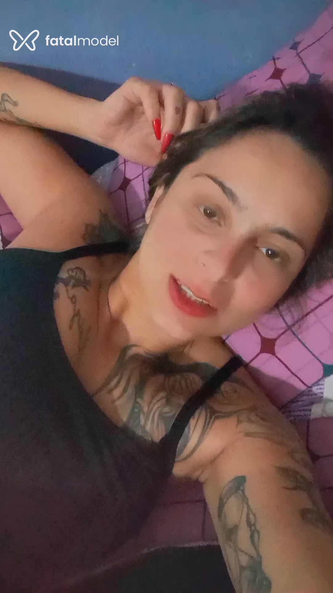 Acompanhante mulher loira (o) de olhos castanhos - Gabi Martins