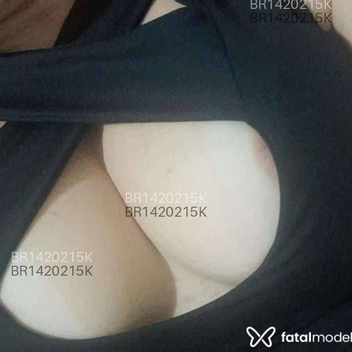 Acompanhante mulher loira (o) de olhos castanhos em Virtual Acompanhante mulher loira (o) de olhos castanhos em Virtual - Bia Virtual vinte