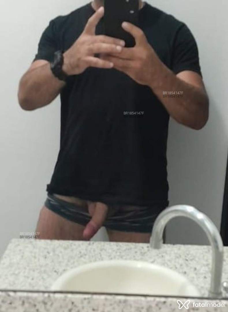 Acompanhante homem com cabelo castanho de olhos pretos em Caxias do Sul - Lukas