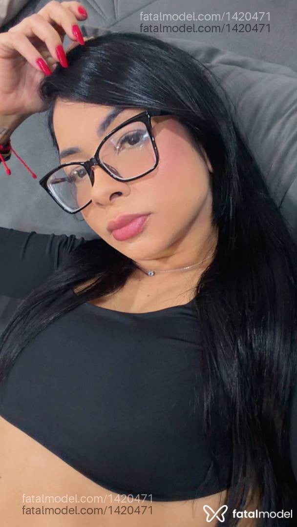 Acompanhante mulher morena (o) de olhos pretos - Lorena
