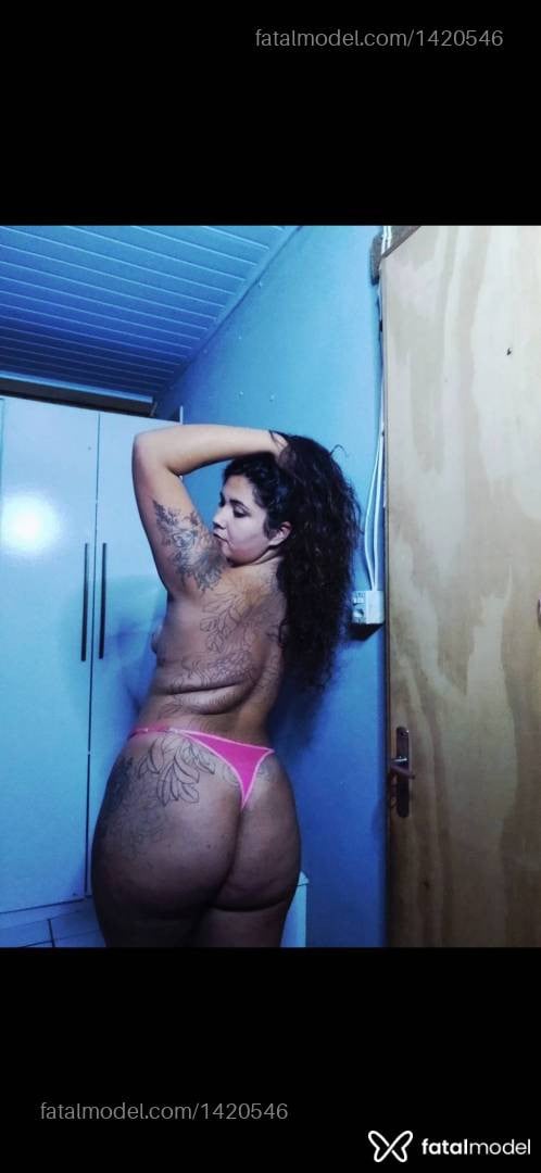 Acompanhante mulher com cabelo castanho de olhos castanhos - Tábata