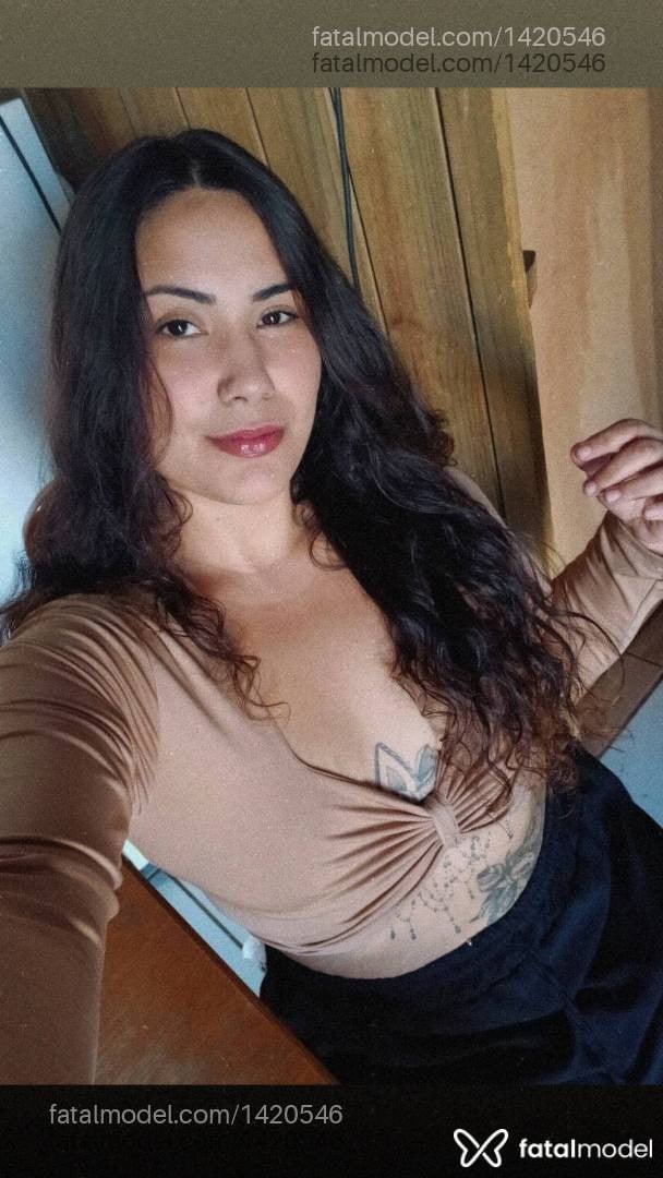 Acompanhante mulher com cabelo castanho de olhos castanhos - Tábata