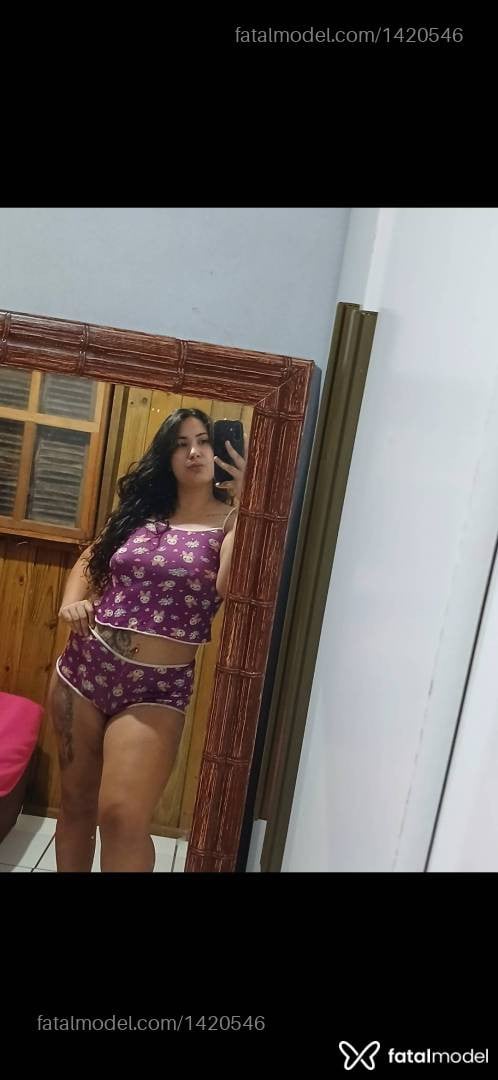 Acompanhante mulher com cabelo castanho de olhos castanhos - Tábata