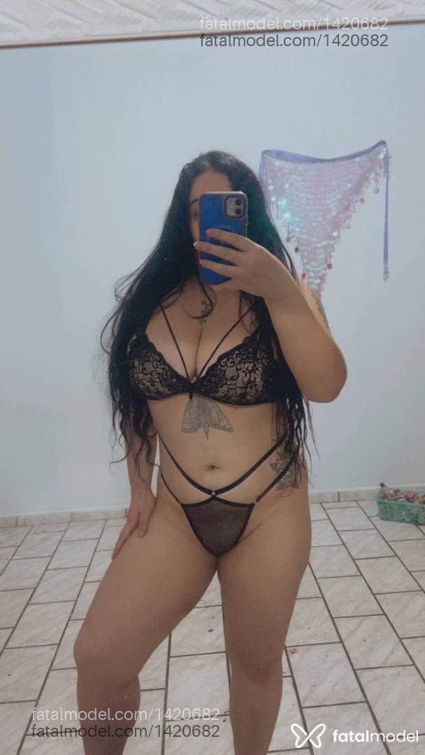 Acompanhante mulher com cabelo castanho de olhos castanhos em Matinhos - Bella