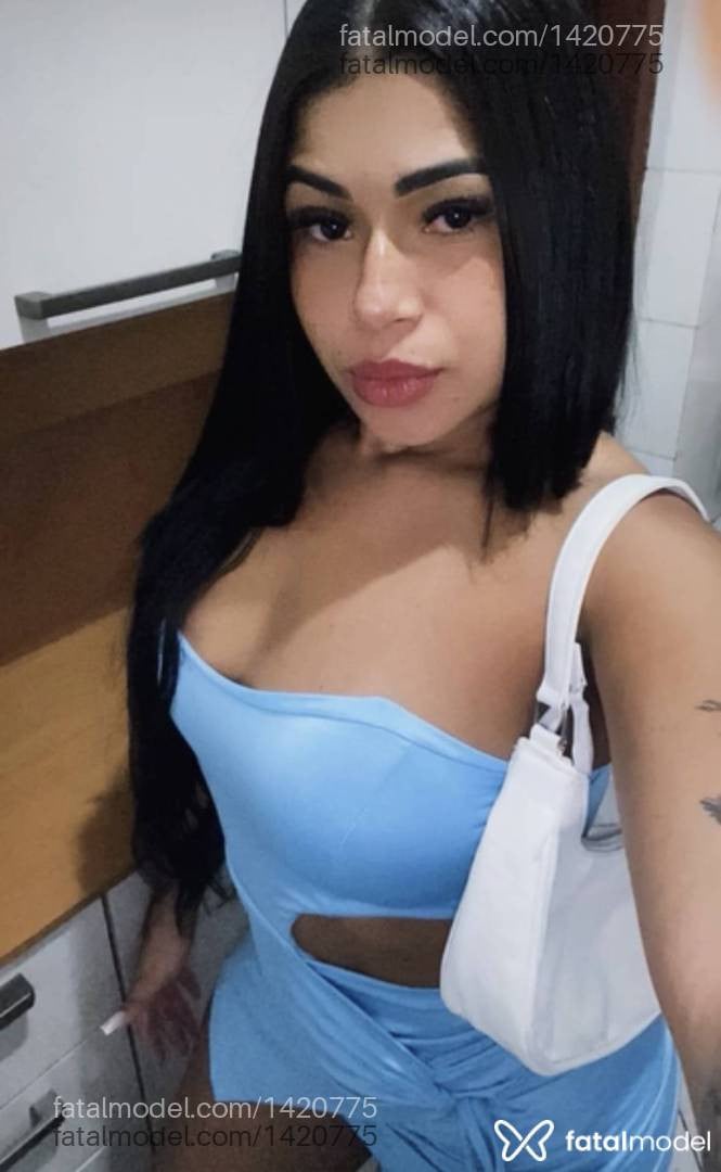 Acompanhante mulher morena (o) de olhos pretos - Yndia