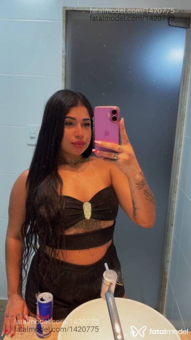 Acompanhante mulher morena (o) de olhos pretos - Yndia