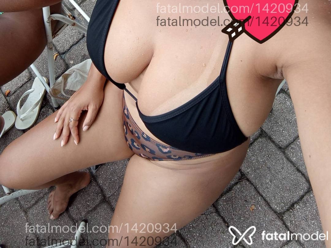 Acompanhante mulher com cabelo castanho de olhos castanhos em Virtual - Julia Santos
