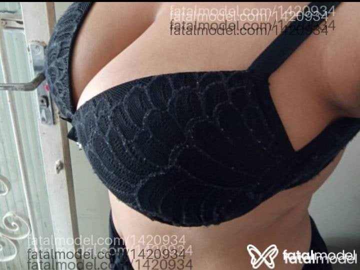 Acompanhante mulher com cabelo castanho de olhos castanhos em Virtual - Julia Santos