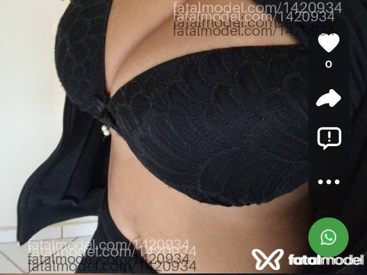 Acompanhante mulher com cabelo castanho de olhos castanhos em Virtual - Julia Santos