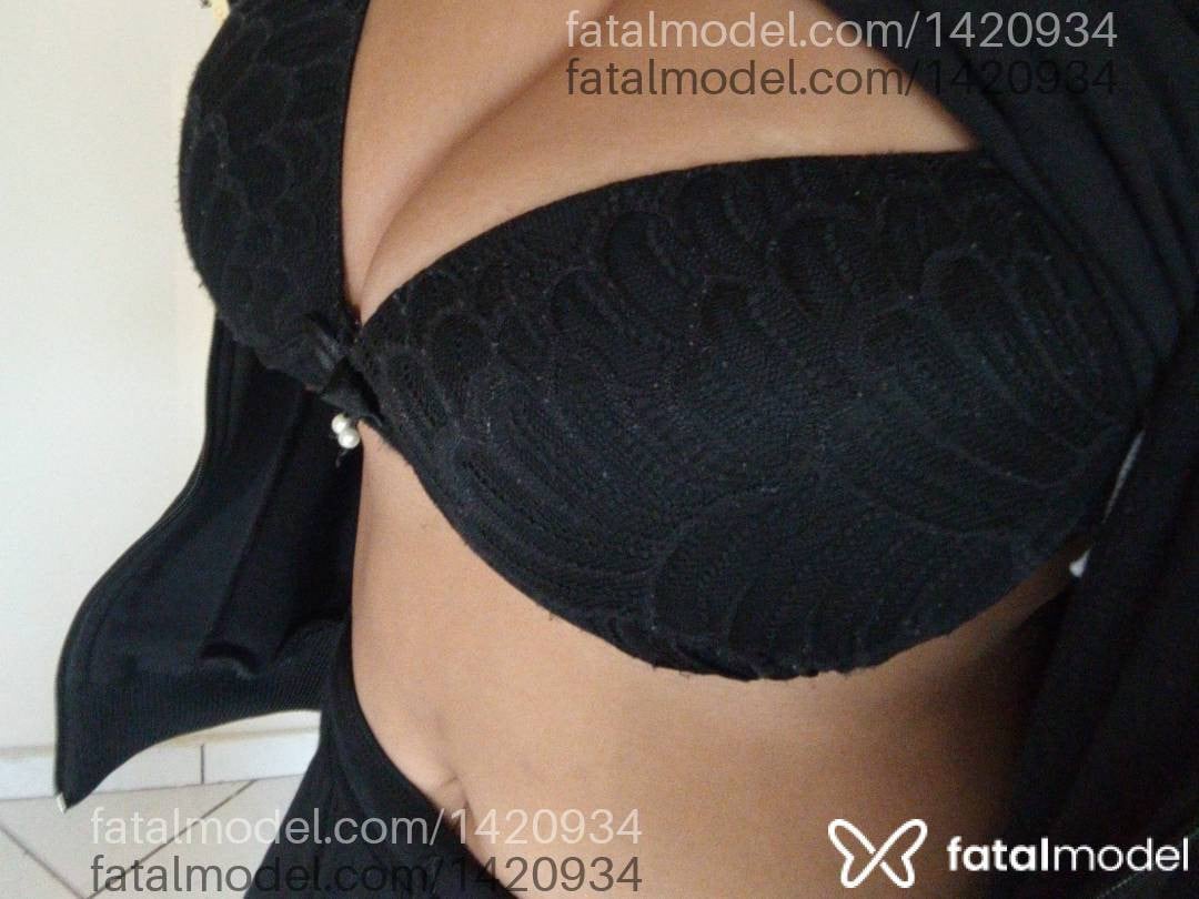 Acompanhante mulher com cabelo castanho de olhos castanhos em Virtual - Julia Santos