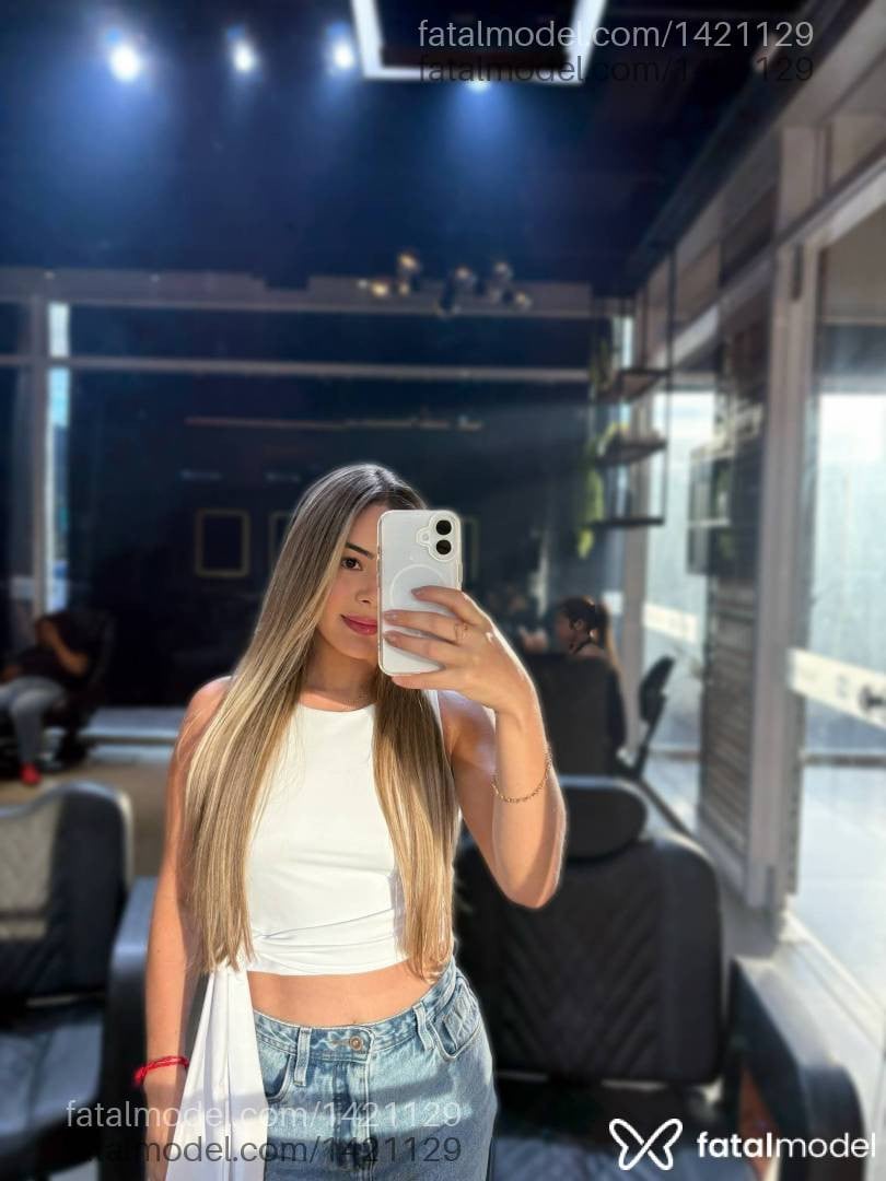 Acompanhante mulher loira (o) de olhos castanhos em Marabá - ísis Ferreira