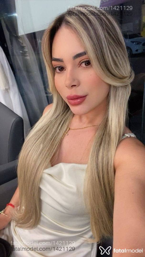 Acompanhante mulher loira (o) de olhos castanhos em Marabá - ísis Ferreira