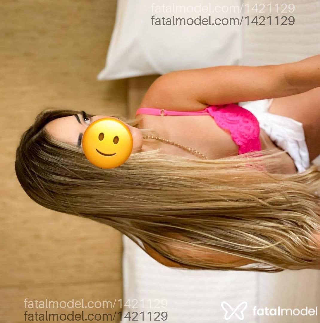 Acompanhante mulher loira (o) de olhos castanhos - ísis Ferreira