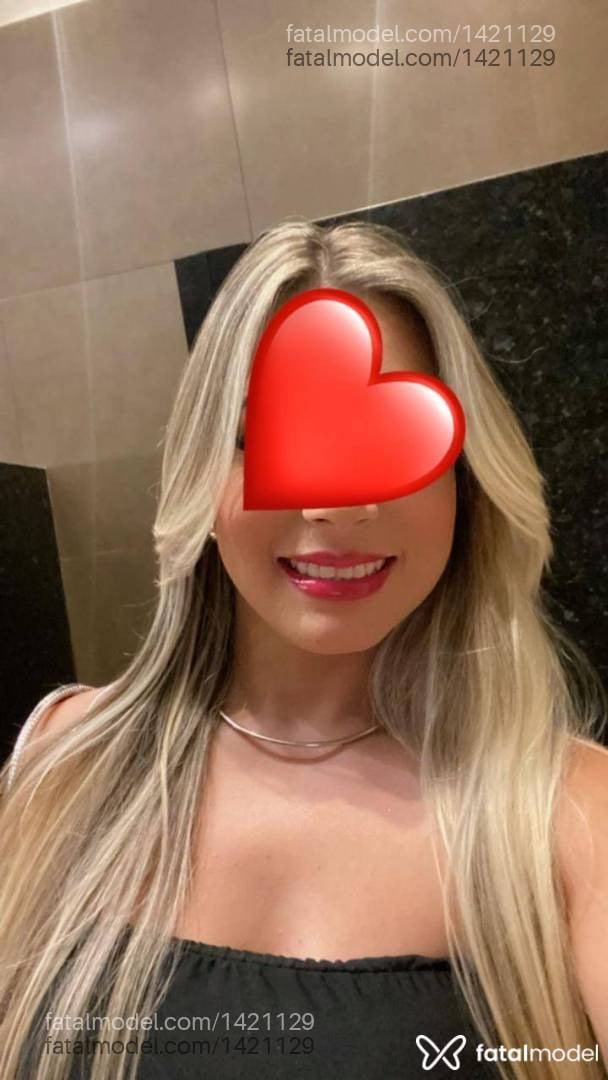 Acompanhante mulher loira (o) de olhos castanhos - ísis Ferreira