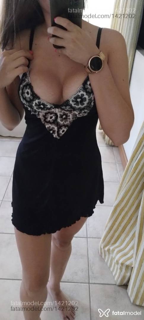 Acompanhante mulher com cabelo castanho de olhos castanhos - Safyra Lemos