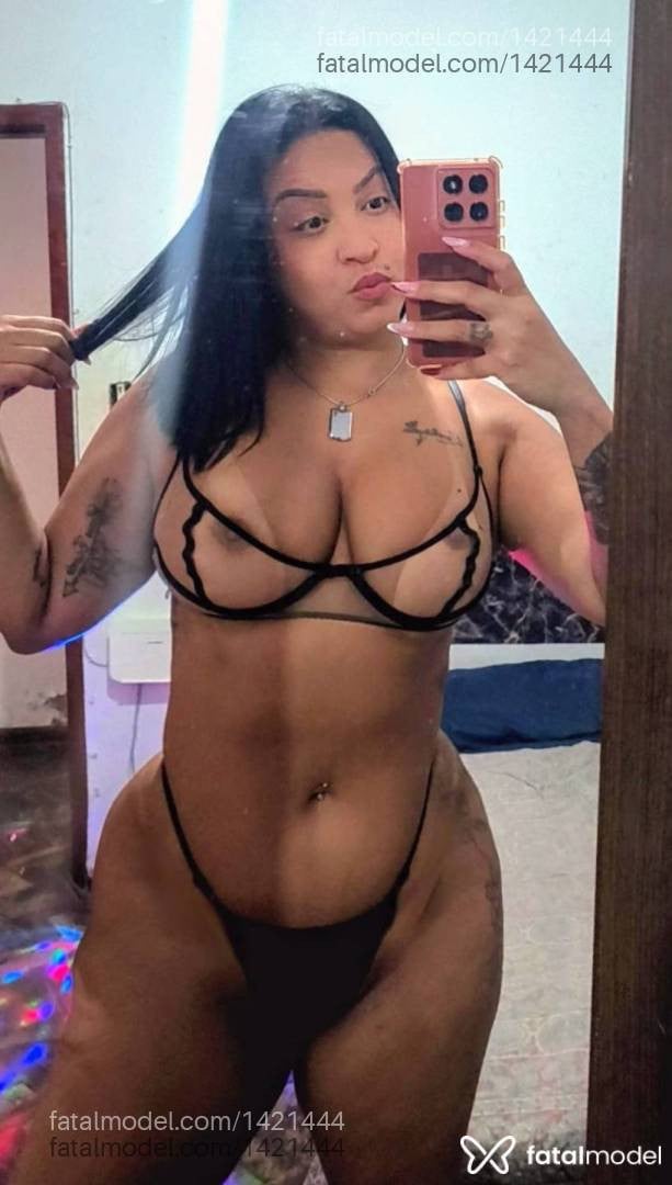 Acompanhante mulher morena (o) de olhos mel - Isis