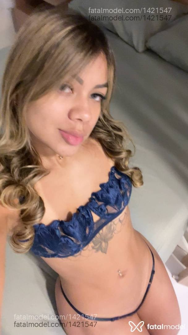 Acompanhante mulher loira (o) de olhos castanhos - Melissa Urach