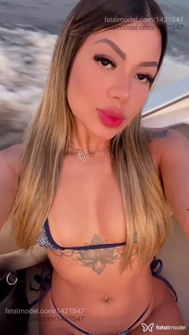 Acompanhante mulher loira (o) de olhos castanhos em Recife Acompanhante mulher loira (o) de olhos castanhos em Recife - Melissa Urach