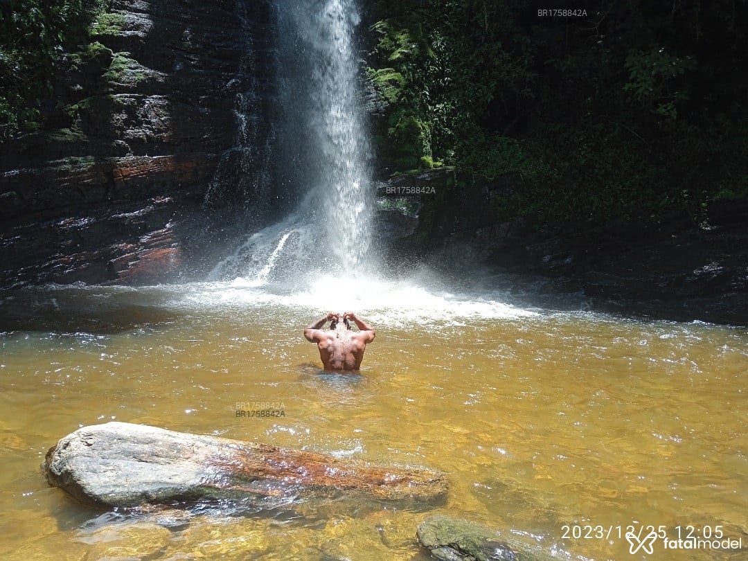 Acompanhante homem morena (o) de olhos castanhos em Ubatuba - Walison Fernandes 