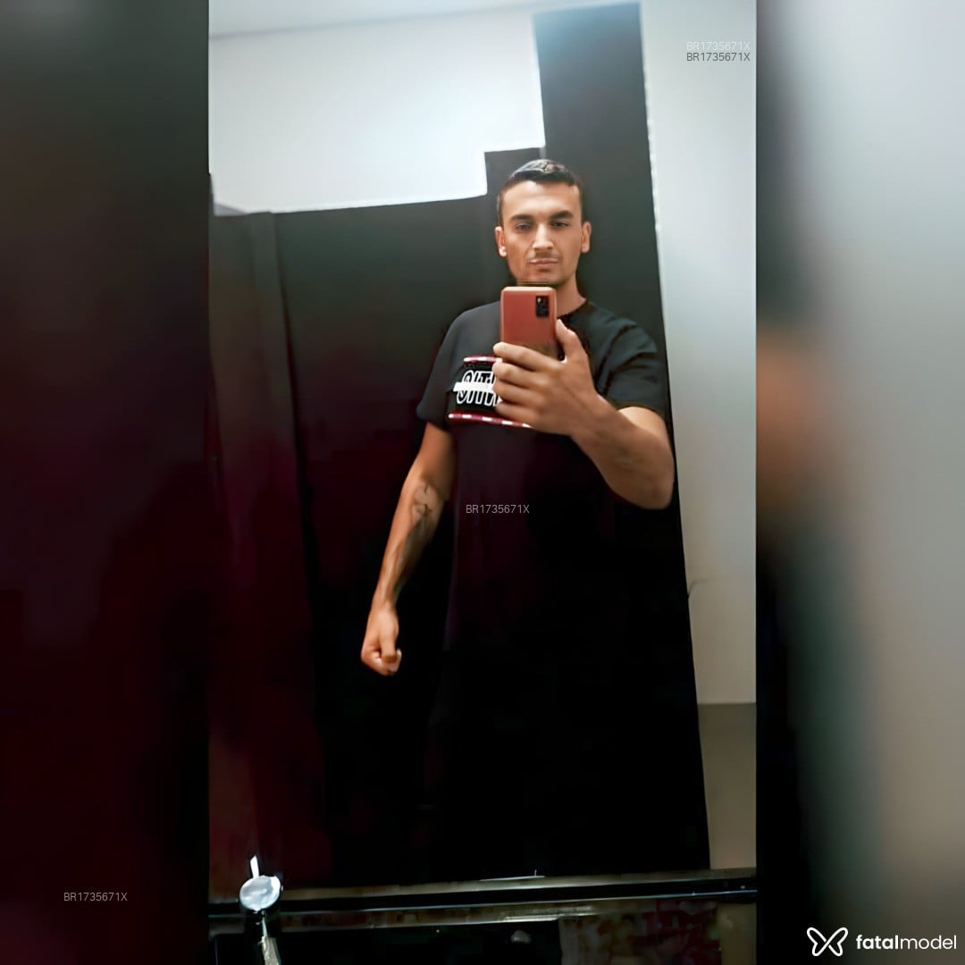 Acompanhante homem com cabelo castanho de olhos castanhos em Balneário Camboriú - Seubombombeiro