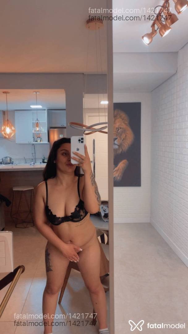 Acompanhante mulher com cabelo castanho de olhos castanhos - Eduarda Mossatty