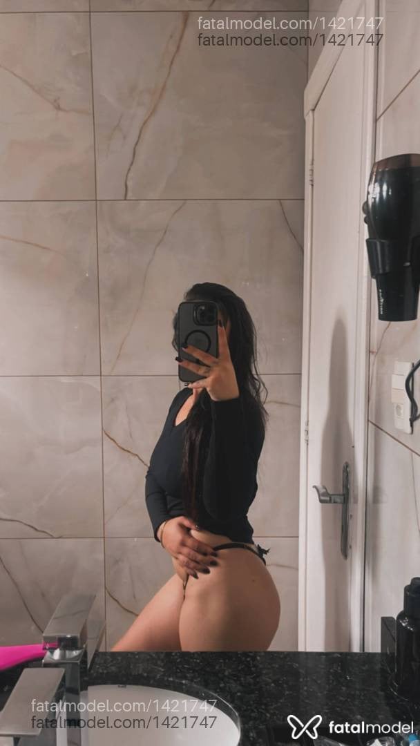 Acompanhante mulher com cabelo castanho de olhos castanhos em Santa Maria Acompanhante mulher com cabelo castanho de olhos castanhos em Santa Maria - Mossatty