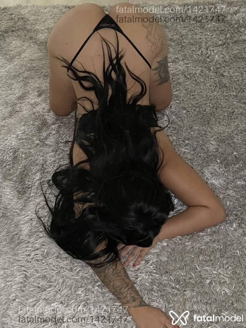 Acompanhante mulher com cabelo castanho de olhos castanhos - Eduarda Mossatty
