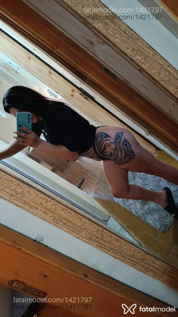 Acompanhante mulher com cabelo castanho de olhos castanhos em Montenegro - Morena