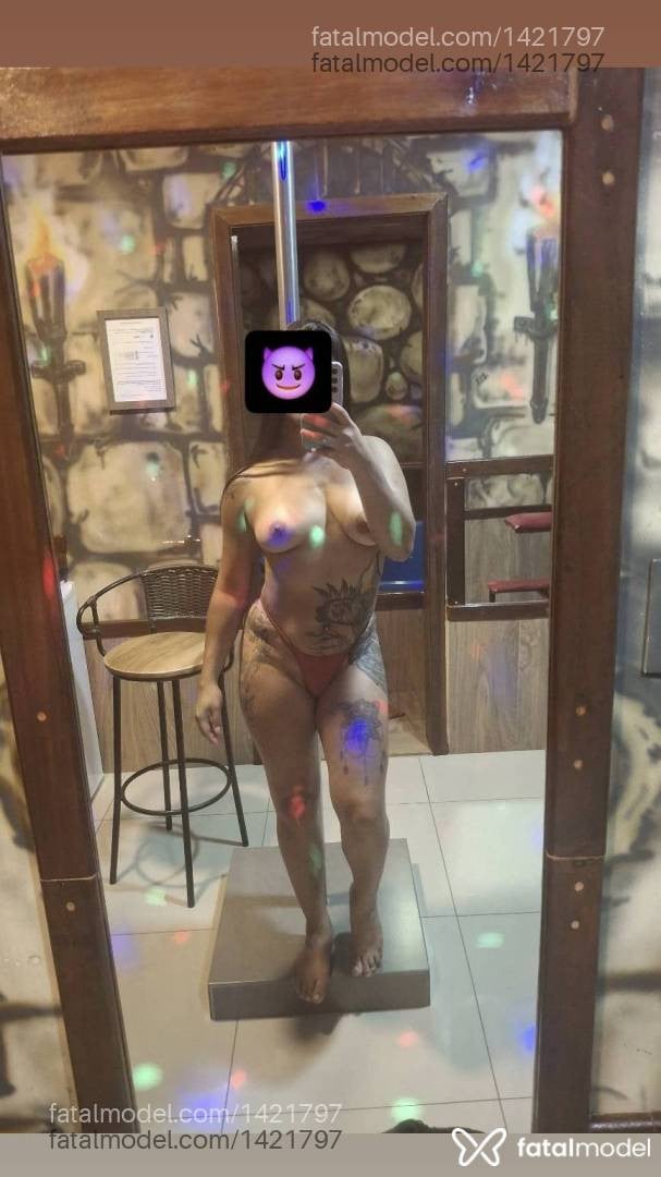 Acompanhante mulher com cabelo castanho de olhos castanhos em Montenegro Acompanhante mulher com cabelo castanho de olhos castanhos em Montenegro - Morena