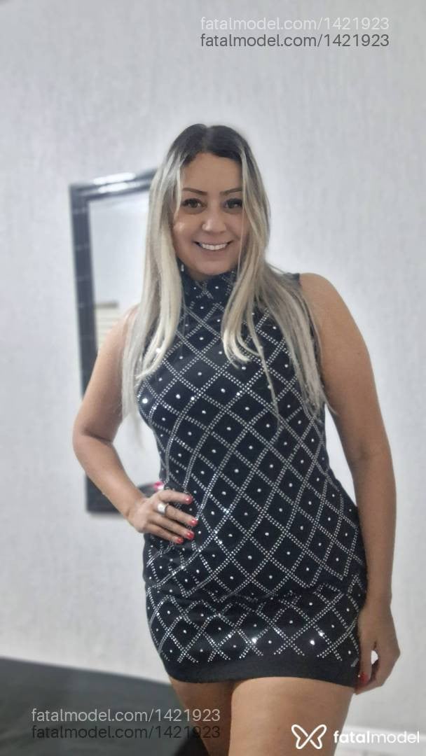Acompanhante mulher loira (o) de olhos verdes - Luana Balico