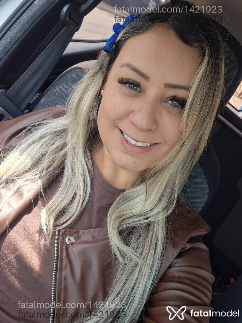 Acompanhante mulher loira (o) de olhos verdes - Luana Balico