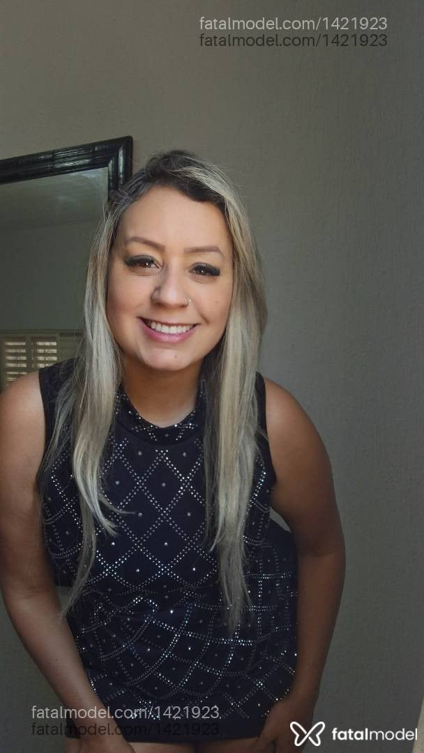 Acompanhante mulher loira (o) de olhos verdes - Luana Balico