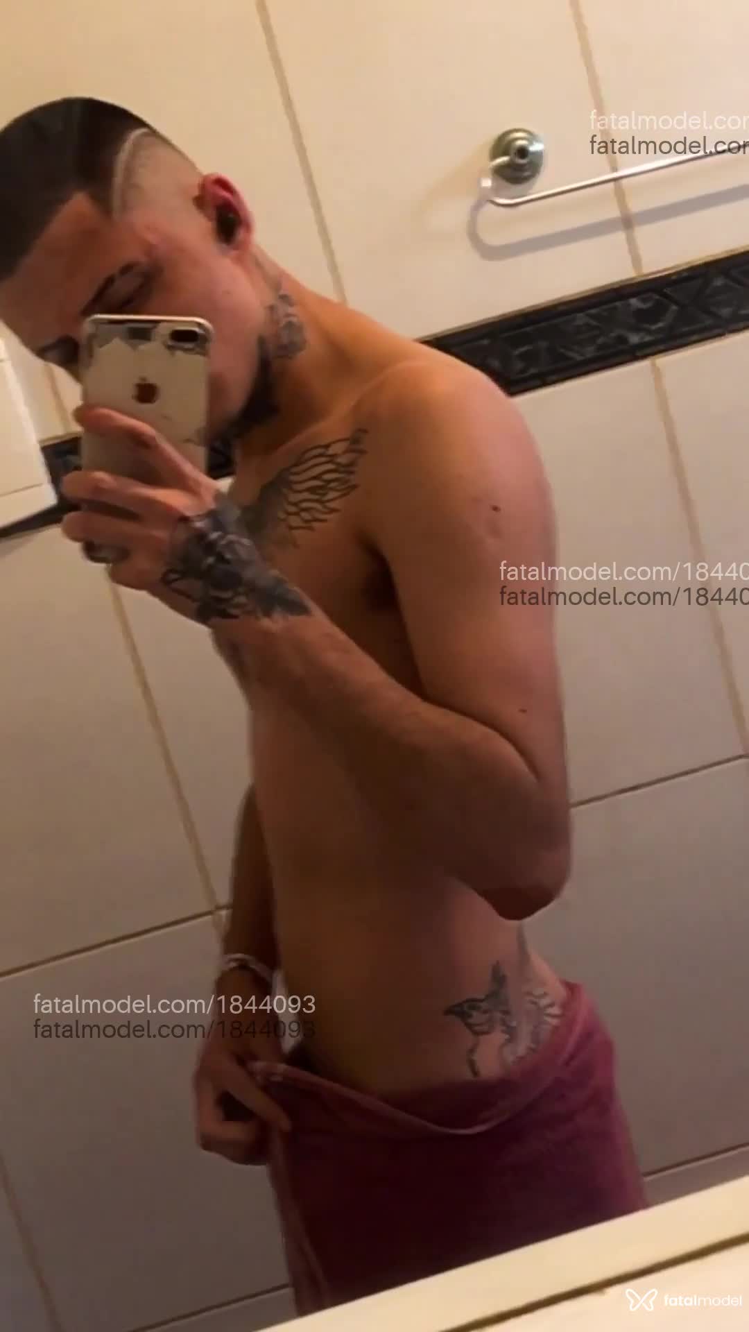 Acompanhante homem morena (o) de olhos castanhos em Içara Acompanhante homem morena (o) de olhos castanhos em Içara - Luann