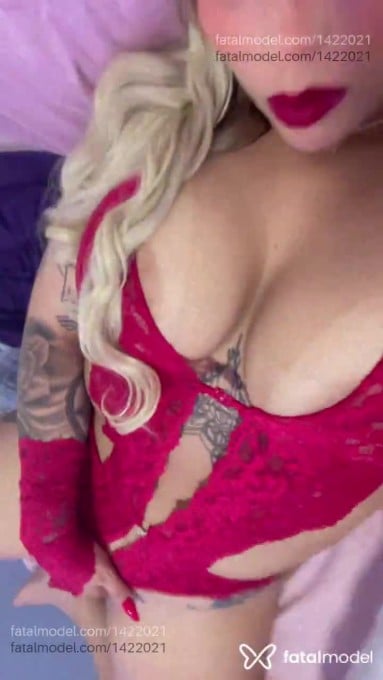Acompanhante mulher loira (o) de olhos mel em Sorriso - Lillith