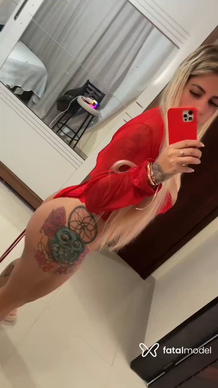 Acompanhante mulher loira (o) de olhos mel - Lillith