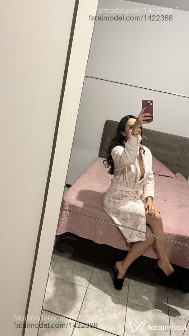 Acompanhante mulher com cabelo castanho de olhos castanhos - Ana Lu